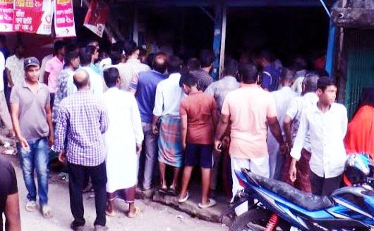 অনুষ্ঠানে রোস্ট আনতে দেরি করা নিয়ে সং-ঘ’র্ষ, আহত ১০